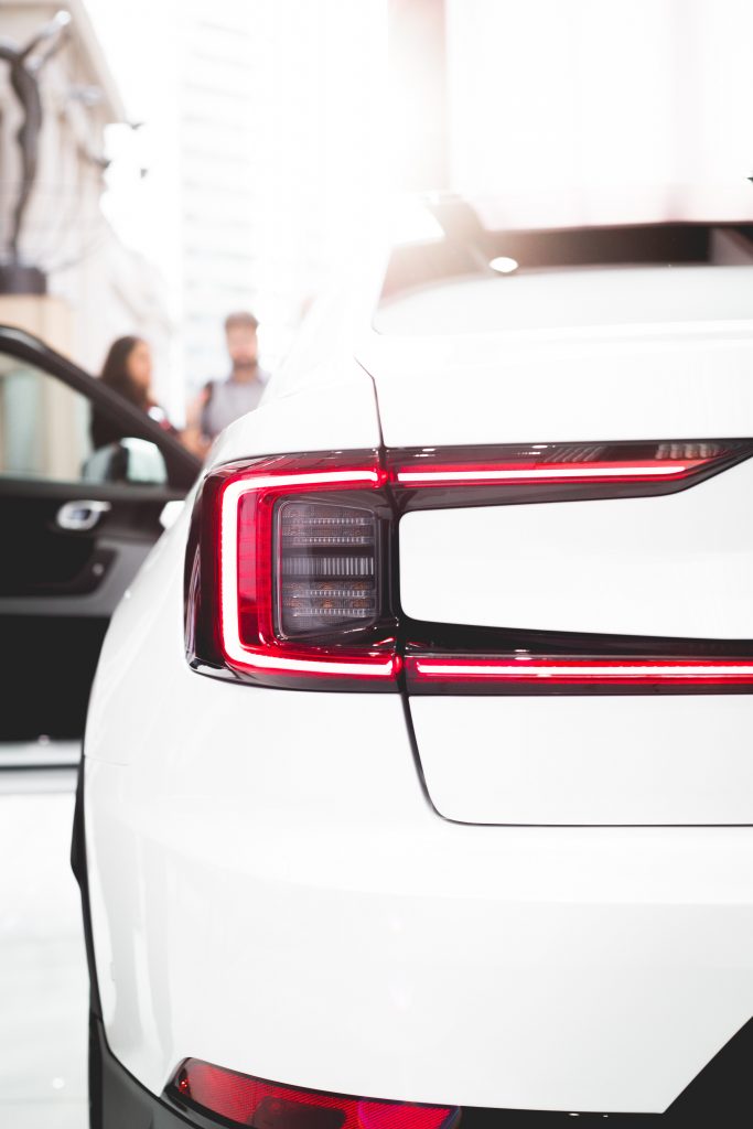 Acheter une voiture hybride : découvrez les avantages et les conseils adaptés à vos besoins